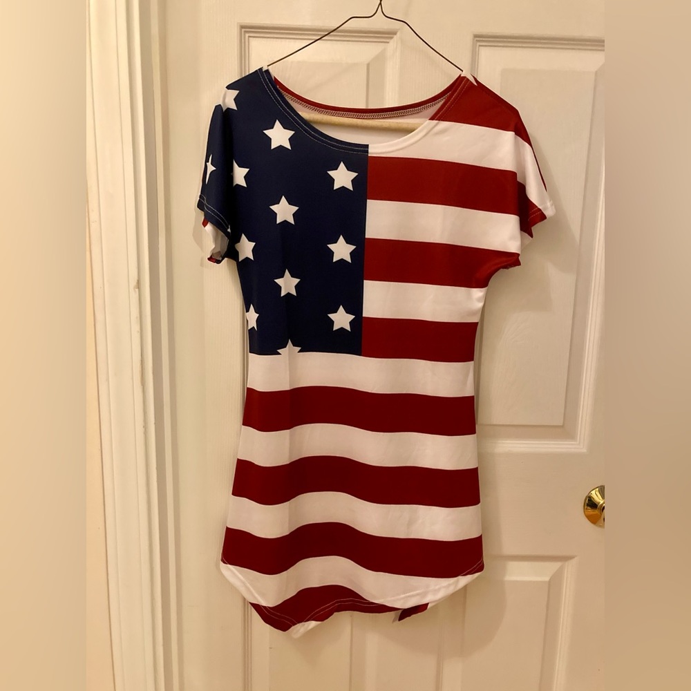 Red, white and blue tunic asymmetrical hem size S